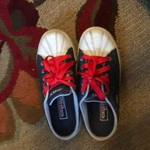4 JULY Styling : Skechers Blue, White, and Red Mules - check out closet …